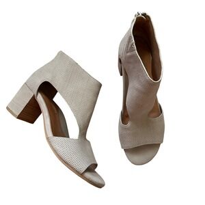 Gentle Souls Kenneth‎ Cole Sandal Heels Size 9M Beige Leather Charlene 2